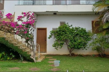 Casa à venda com 300m², 3 quartos e 1 vaga Casa à venda com 300m², 3 quartos e 1 vagaQuintal