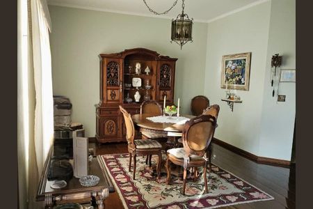 Casa à venda com 300m², 3 quartos e 1 vaga Casa à venda com 300m², 3 quartos e 1 vagaSala