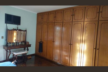 Casa à venda com 300m², 3 quartos e 1 vaga Casa à venda com 300m², 3 quartos e 1 vagaSuíte