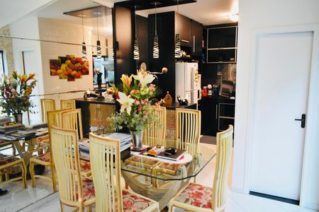 Casa à venda com 132m², 3 quartos e 2 vagasSala