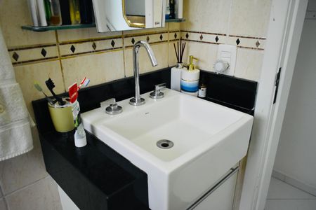 Casa à venda com 132m², 3 quartos e 2 vagasBanheiro Social