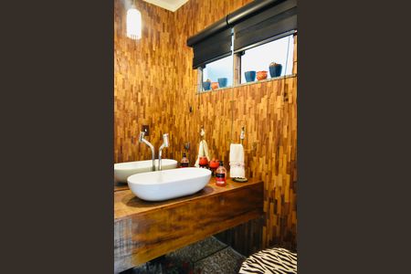 Casa à venda com 132m², 3 quartos e 2 vagasLavabo