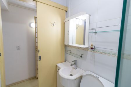 Casa de condomínio à venda com 117m², 3 quartos e 2 vagas Casa de condomínio à venda com 117m², 3 quartos e 2 vagasBanheiro Social