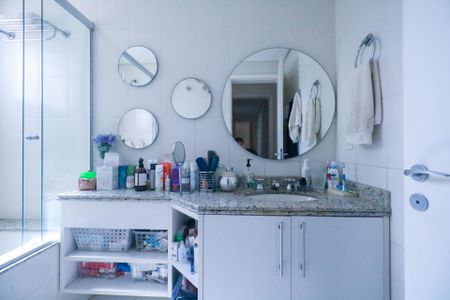 Apartamento à venda com 154m², 3 quartos e 3 vagasBanheiro da Suíte 1