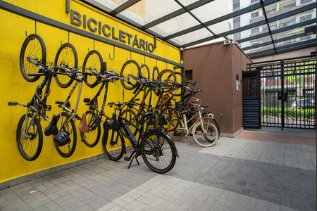 Studio à venda com 24m², 1 quarto e sem vaga Studio à venda com 24m², 1 quarto e sem vagaÁrea comum - Bicicletário
