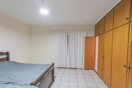 Casa à venda com 250m², 4 quartos e 4 vagas Casa à venda com 250m², 4 quartos e 4 vagasSuíte 3