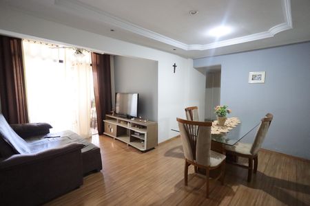Sala de apartamento para alugar com 3 quartos, 79m² em Vila Figueira, Suzano