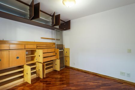 Apartamento à venda com 115m², 3 quartos e 3 vagas Apartamento à venda com 115m², 3 quartos e 3 vagasSuíte