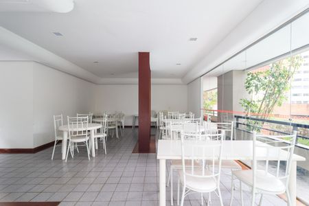 Apartamento à venda com 115m², 3 quartos e 3 vagas Apartamento à venda com 115m², 3 quartos e 3 vagasÁrea comum - Salão de festas