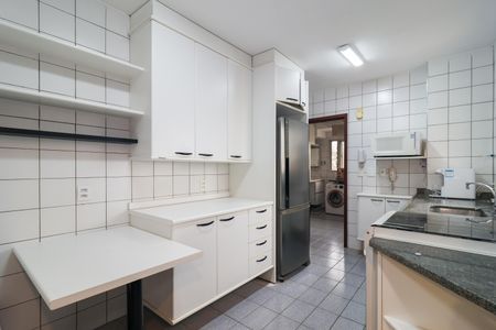 Apartamento à venda com 115m², 3 quartos e 3 vagas Apartamento à venda com 115m², 3 quartos e 3 vagasCozinha