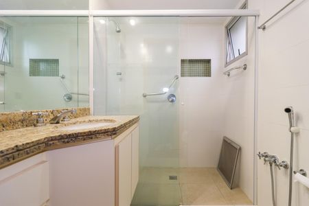Apartamento à venda com 115m², 3 quartos e 3 vagas Apartamento à venda com 115m², 3 quartos e 3 vagasBanheiro da Suíte