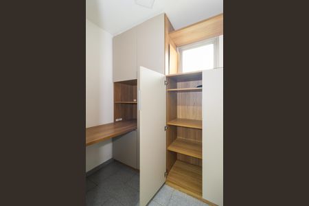 Apartamento à venda com 115m², 3 quartos e 3 vagas Apartamento à venda com 115m², 3 quartos e 3 vagasÁrea de Serviço