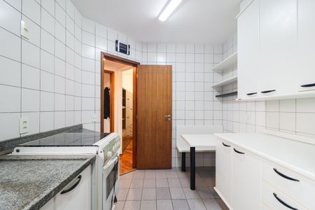 Apartamento à venda com 115m², 3 quartos e 3 vagas Apartamento à venda com 115m², 3 quartos e 3 vagasCozinha