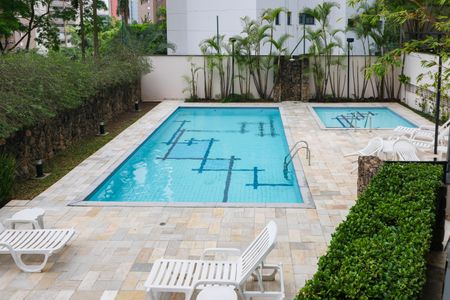 Apartamento à venda com 115m², 3 quartos e 3 vagas Apartamento à venda com 115m², 3 quartos e 3 vagasÁrea comum - Piscina