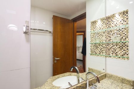 Apartamento à venda com 115m², 3 quartos e 3 vagas Apartamento à venda com 115m², 3 quartos e 3 vagasBanheiro