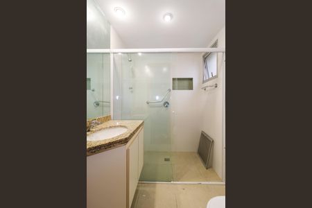 Apartamento à venda com 115m², 3 quartos e 3 vagas Apartamento à venda com 115m², 3 quartos e 3 vagasBanheiro da Suíte