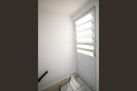 Casa à venda com 550m², 4 quartos e 8 vagas Casa à venda com 550m², 4 quartos e 8 vagasEscada