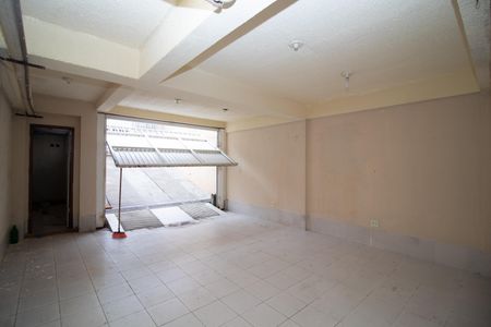 Casa à venda com 550m², 4 quartos e 8 vagas Casa à venda com 550m², 4 quartos e 8 vagasGaragem
