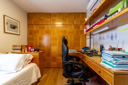 Apartamento à venda com 229m², 4 quartos e 3 vagas Apartamento à venda com 229m², 4 quartos e 3 vagasQuarto 2