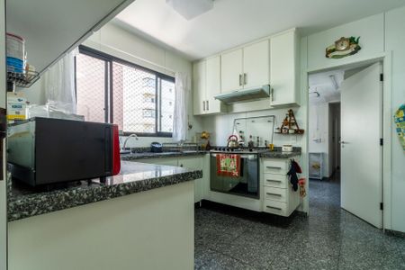 Apartamento à venda com 229m², 4 quartos e 3 vagas Apartamento à venda com 229m², 4 quartos e 3 vagasCozinha