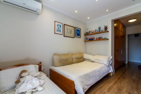 Apartamento à venda com 229m², 4 quartos e 3 vagas Apartamento à venda com 229m², 4 quartos e 3 vagasQuarto 3