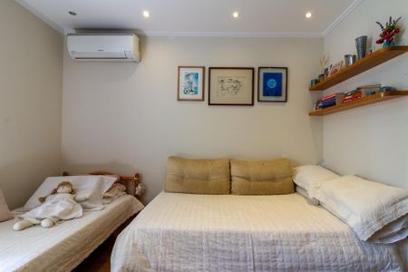 Apartamento à venda com 229m², 4 quartos e 3 vagas Apartamento à venda com 229m², 4 quartos e 3 vagasQuarto 3