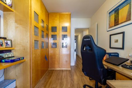 Apartamento à venda com 229m², 4 quartos e 3 vagas Apartamento à venda com 229m², 4 quartos e 3 vagasQuarto 1