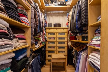 Apartamento à venda com 229m², 4 quartos e 3 vagas Apartamento à venda com 229m², 4 quartos e 3 vagasCloset do quarto 4