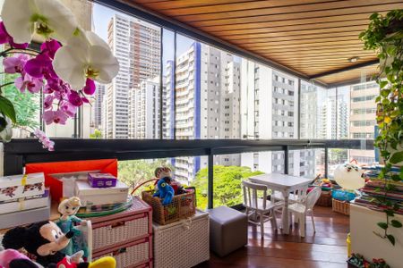 Apartamento à venda com 229m², 4 quartos e 3 vagas Apartamento à venda com 229m², 4 quartos e 3 vagasBanheiro do Quarto 4