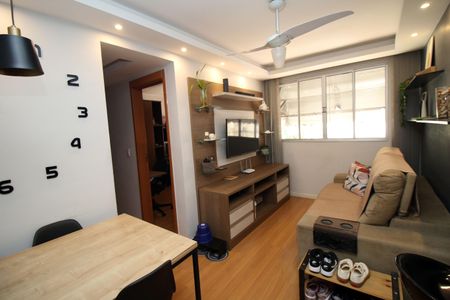 Sala de apartamento à venda com 2 quartos, 55m² em Vigário Geral, Rio de Janeiro