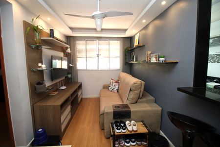 Sala de apartamento à venda com 2 quartos, 55m² em Vigário Geral, Rio de Janeiro