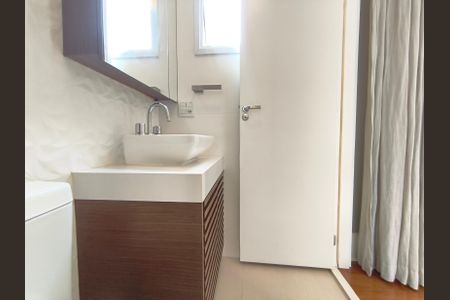 Apartamento à venda com 156m², 3 quartos e 3 vagas Apartamento à venda com 156m², 3 quartos e 3 vagasBanheiro da Suíte 2