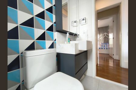 Apartamento à venda com 156m², 3 quartos e 3 vagas Apartamento à venda com 156m², 3 quartos e 3 vagasBanheiro da Suíte 1