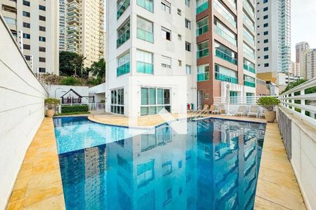 Apartamento à venda com 156m², 3 quartos e 3 vagas Apartamento à venda com 156m², 3 quartos e 3 vagasPiscina