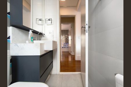 Apartamento à venda com 156m², 3 quartos e 3 vagas Apartamento à venda com 156m², 3 quartos e 3 vagasBanheiro da Suíte 1