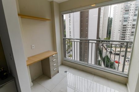 Varanda de kitnet/studio para alugar com 1 quarto, 25m² em Vila Andrade, São Paulo