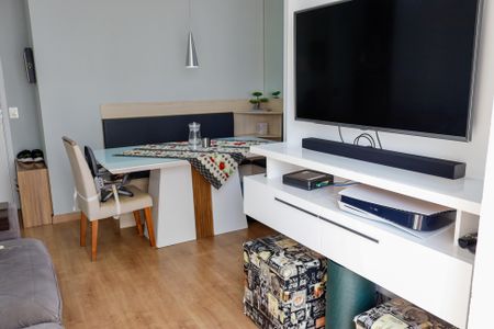 Apartamento à venda com 55m², 2 quartos e 1 vaga Apartamento à venda com 55m², 2 quartos e 1 vagaSala