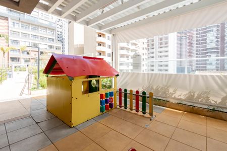 Apartamento à venda com 110m², 2 quartos e 2 vagas Apartamento à venda com 110m², 2 quartos e 2 vagasÁrea Comum - Playground