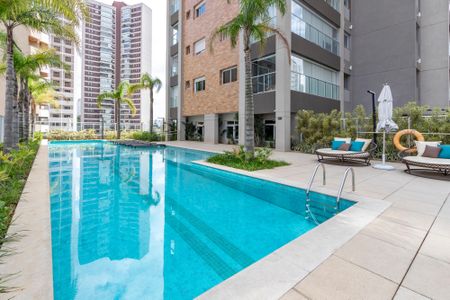 Apartamento à venda com 110m², 2 quartos e 2 vagas Apartamento à venda com 110m², 2 quartos e 2 vagasÁrea Comum - Piscina