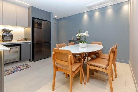 Apartamento à venda com 110m², 2 quartos e 2 vagas Apartamento à venda com 110m², 2 quartos e 2 vagasSala