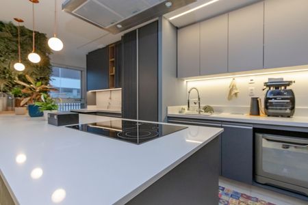 Apartamento à venda com 110m², 2 quartos e 2 vagas Apartamento à venda com 110m², 2 quartos e 2 vagasCozinha