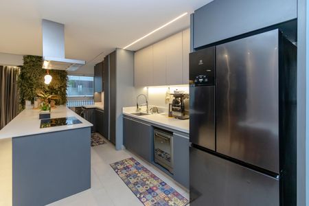 Apartamento à venda com 110m², 2 quartos e 2 vagas Apartamento à venda com 110m², 2 quartos e 2 vagasCozinha