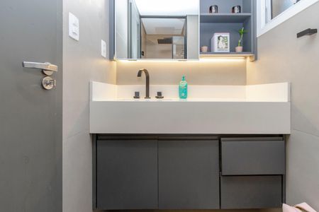 Apartamento à venda com 110m², 2 quartos e 2 vagas Apartamento à venda com 110m², 2 quartos e 2 vagasBanheiro da Suíte 1