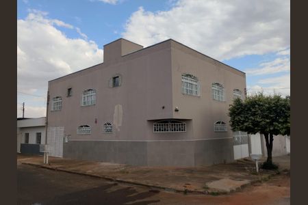 Apartamento para alugar com 130m², 4 quartos e 1 vaga Apartamento para alugar com 130m², 4 quartos e 1 vagaFachada