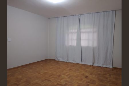 Sala de apartamento para alugar com 4 quartos, 130m² em Presidente Roosevelt, Uberlândia