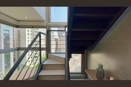 Apartamento para alugar com 87m², 2 quartos e 2 vagasEscada