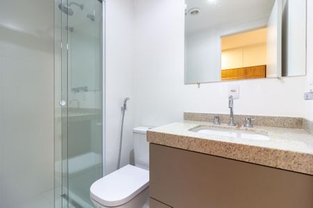 Banheiro de kitnet/studio para alugar com 1 quarto, 27m² em Perdizes, São Paulo