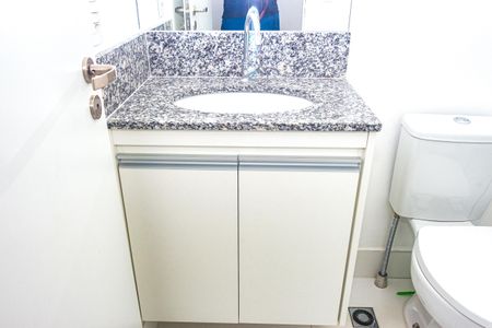 Apartamento para alugar com 47m², 2 quartos e 1 vaga Apartamento para alugar com 47m², 2 quartos e 1 vagaBanheiro