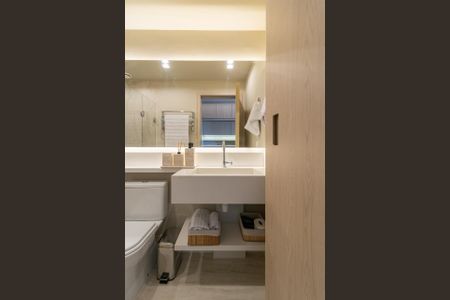 Banheiro de apartamento à venda com 1 quarto, 23m² em Campo Belo, São Paulo