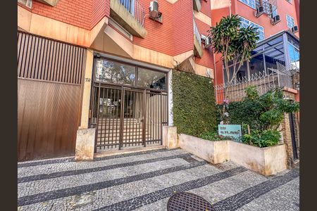 Apartamento à venda com 130m², 3 quartos e 1 vaga Apartamento à venda com 130m², 3 quartos e 1 vagaFachada